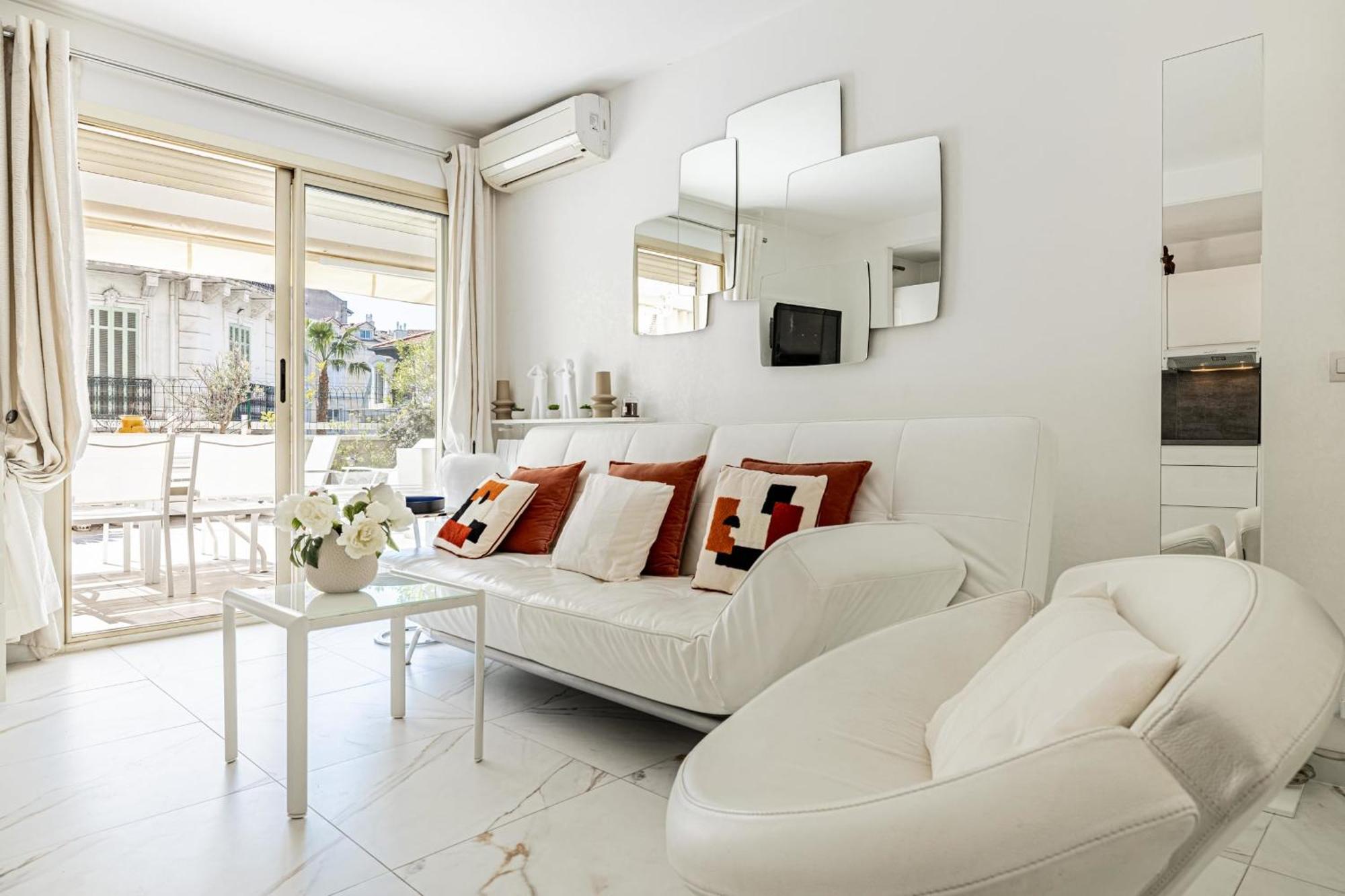Ref 1966 - Center Cannes